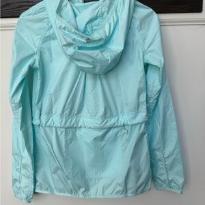 Lululemon’s ivivva Light Hooded Windbreaker